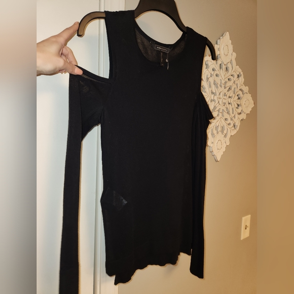 BCBGMAXAZIRA COLD SHOULDER LONG SLEEVE - Picture 5 of 5